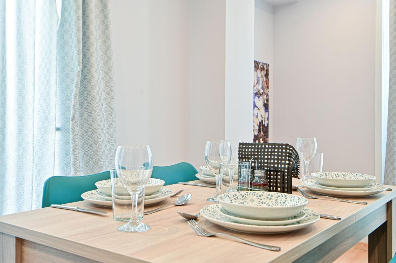 Charming Apartment With A Sea View Terrace Piräus Exterior foto