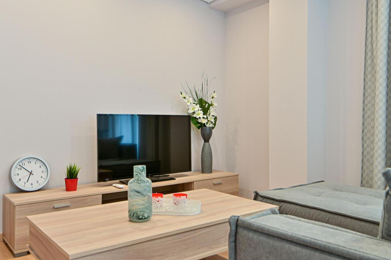 Charming Apartment With A Sea View Terrace Piräus Exterior foto