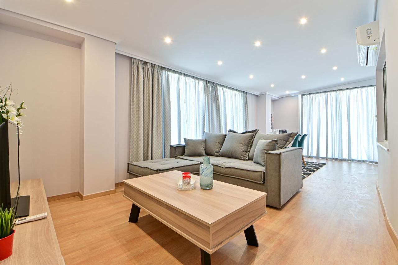 Charming Apartment With A Sea View Terrace Piräus Exterior foto