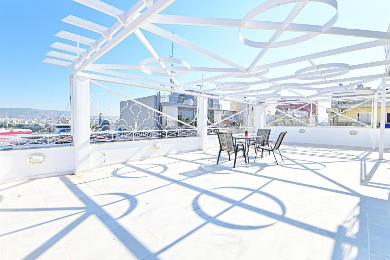 Charming Apartment With A Sea View Terrace Piräus Exterior foto